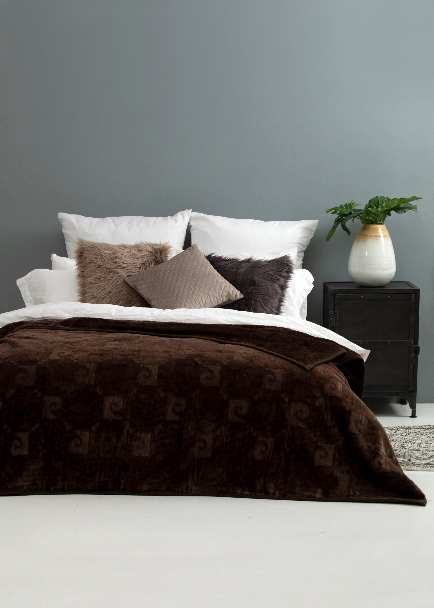 Queen Hotel Blanket