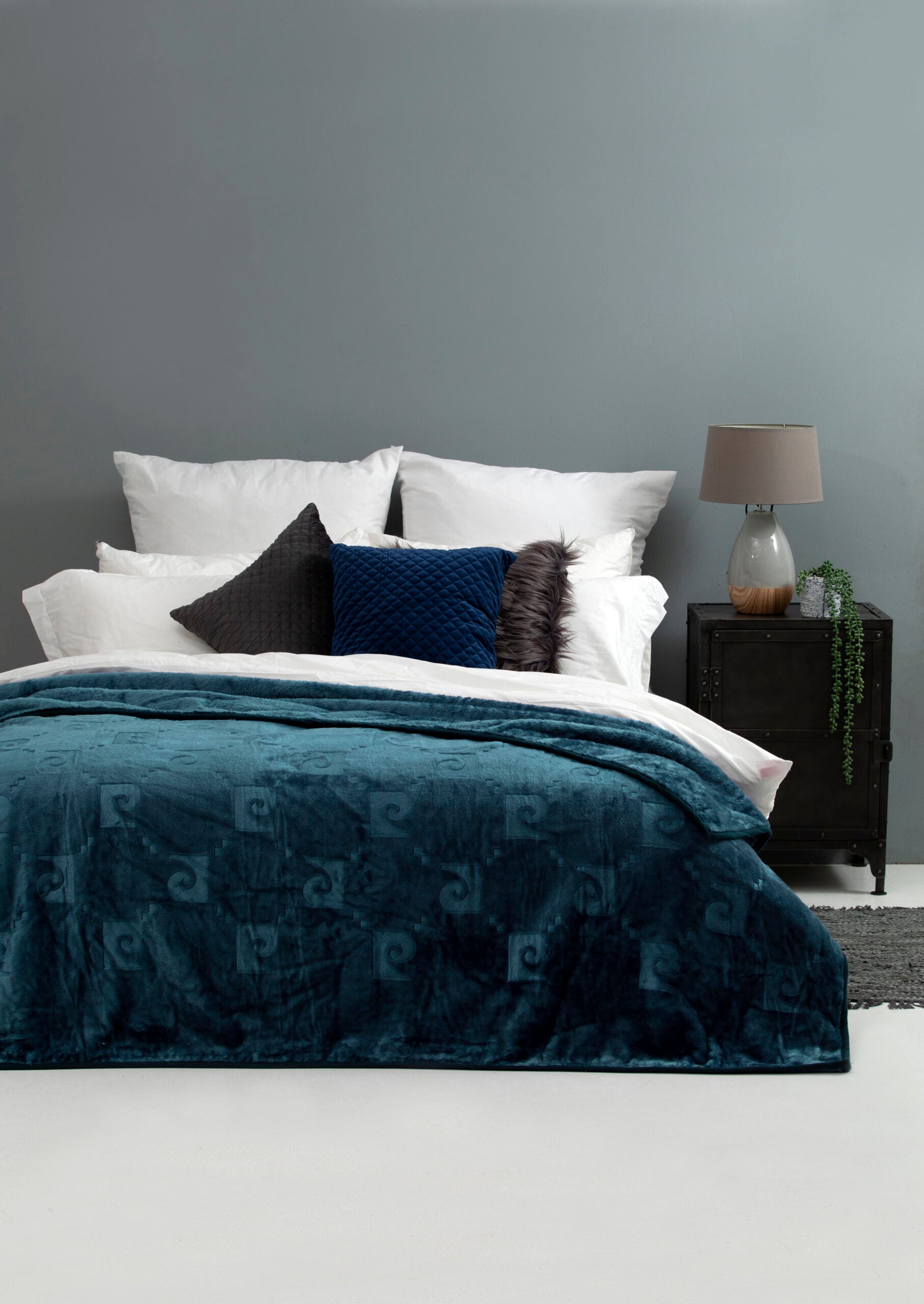 Queen Hotel Blanket